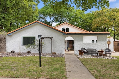 913 Harwood Terrace, Bedford, TX 76021 - photo 2