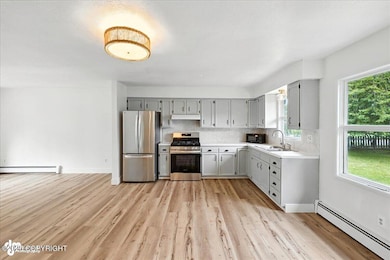 Look at the adorable kitchen