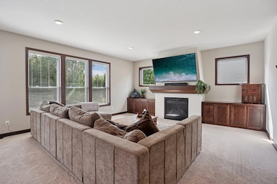 10-web-or-mls-200th St W-S3008-010.jpg