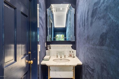 powder room