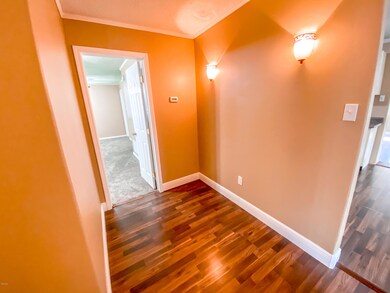 entryway to master