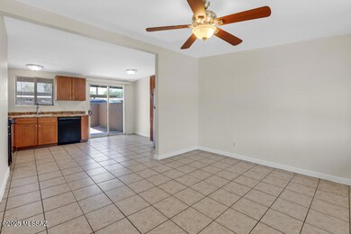 002_2821 N. Columbus unit 11_simonphotog