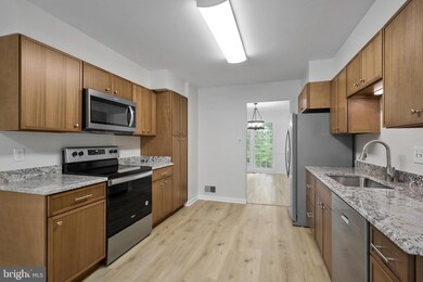 2061 Hopewood Dr, Falls Church, VA 22043 - photo 7