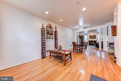 70 Wheatsheaf Ln unit 70, Norristown, PA 19403 - photo 5