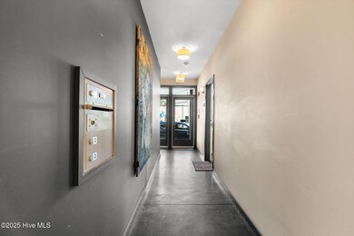 314DavisSt101-12