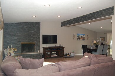 5756 E 6th St living room