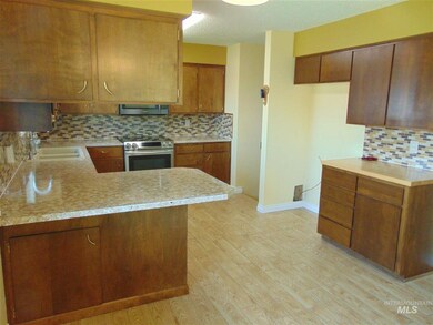 417 Riverview Dr, Asotin, WA 99402 - photo 6