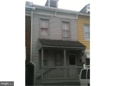 527 Cedar St, Reading, PA 19601 - photo 2
