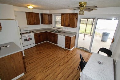 3537 Eakin Rd. Kitchen with eating space