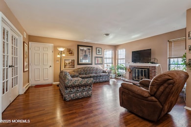 Living room w/ fireplace