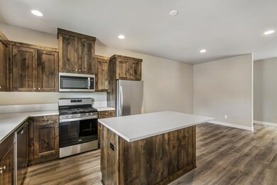 61524 SE Jennifer Ln, Bend, OR 97702 - photo 4