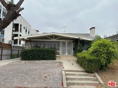 932 S Harvard Blvd, Los Angeles, CA 90006 - photo 2