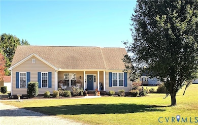 68 Fitzhugh St, White Stone, VA 22578 - photo 3