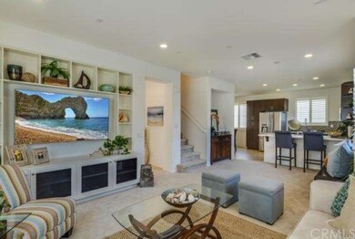 Open concept floor plan - living room and kitchen 
