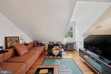 1021 Clinton St unit 7, Philadelphia, PA 19107 - photo 2