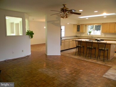 106 Breezewood Dr, Colonial Beach, VA 22443 - photo 7