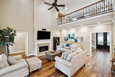 710 W 39th St, Houston, TX 77018 - photo 4