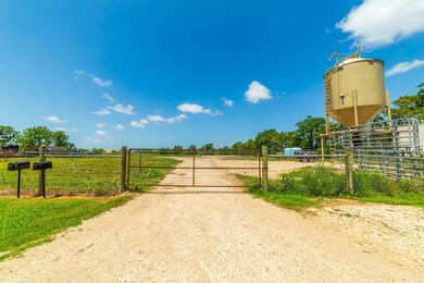 920 Avenue F N, Bay City, TX 77414 - photo 4