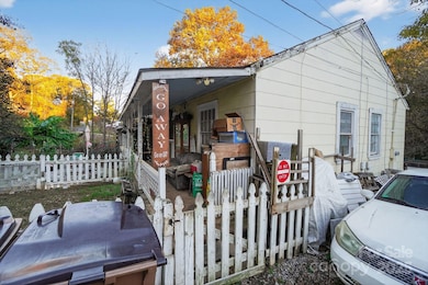 611 W Main Street Extension, Lincolnton, NC 28092 - photo 3