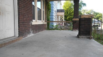 829 Gilbert - front porch