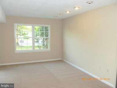 10503 Joyceton Dr, Upper Marlboro, MD 20774 - photo 2