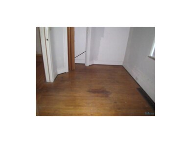Bedroom. Lower