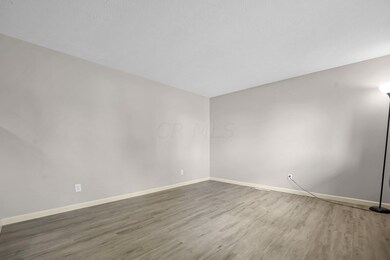 991 Wedgewood Dr, Columbus, OH 43228 - photo 4