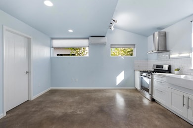 1309 Singleton Ave unit 2, Austin, TX 78702 - photo 4