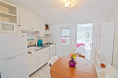 88 Old Post Rd unit 10, Westerly, RI 02891 - photo 4