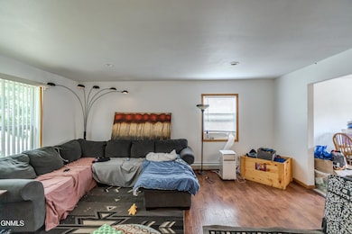 609 3rd Ave NE, Mandan, ND 58554 - photo 2