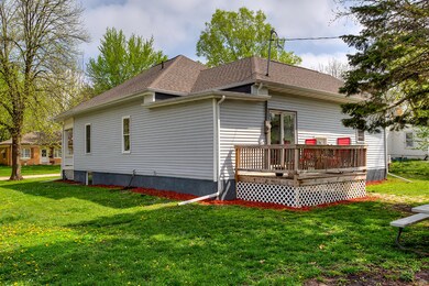822 W 5th St-8