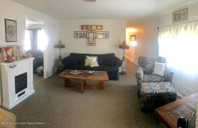 Large Living Rm