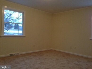 331 E Cedar St, New Holland, PA 17557 - photo 6