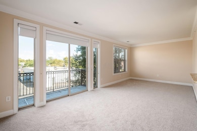 953 Ingleside great room