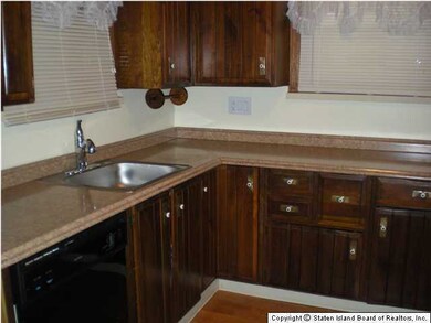 244 Dubois Ave, Staten Island, NY 10310 - photo 7