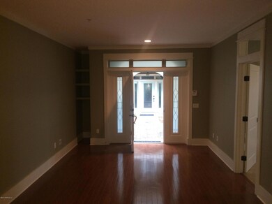 Living/Dining Photo 2