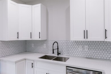 7938 Dyer St, Houston, TX 77088 - photo 6