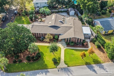 205 Silverthorn Rd, Gulf Breeze, FL 32561 - photo 2