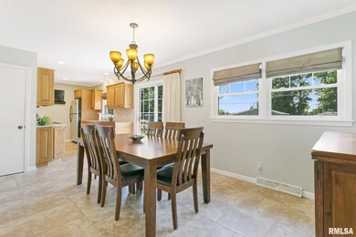 1915 W 38th Place, Davenport, IA 52806 - photo 5