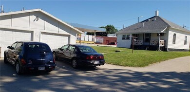 105 Defiance St, Wapakoneta, OH 45895 - photo 2