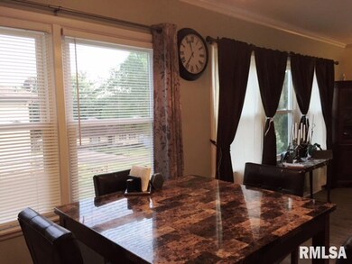 4310 N Hancock Ave, Davenport, IA 52806 - photo 4