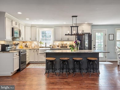 8150 Elizabeth Rd, Pasadena, MD 21122 - photo 7