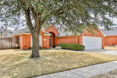 6208 Roaring Springs Dr, North Richland Hills, TX 76180 - photo 2