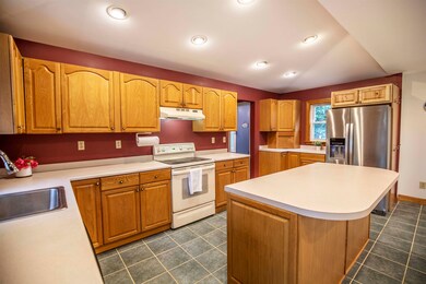 22 Alison Dr, Seabrook, NH 03874 - photo 6