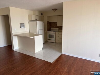 Hampshire House unit 7F, Fort Lee, NJ 07024 - photo 7