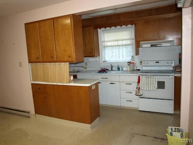 1214 Clearview Rd, Coplay, PA 18037 - photo 5