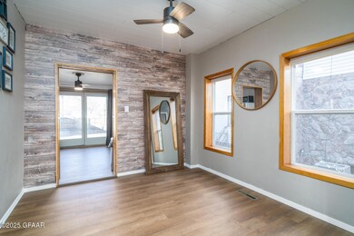615 N 7th St, Grand Forks, ND 58203 - photo 5
