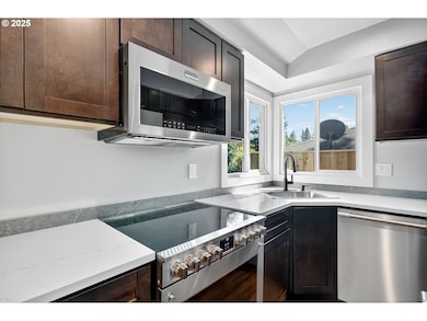 1826 NE 86th Ave, Portland, OR 97220 - photo 7