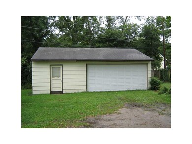 Garage. 2 1/2 stall garage with opener