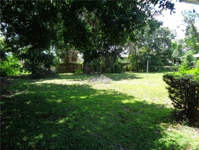Large fenced back yard, 1/4 acre lot!